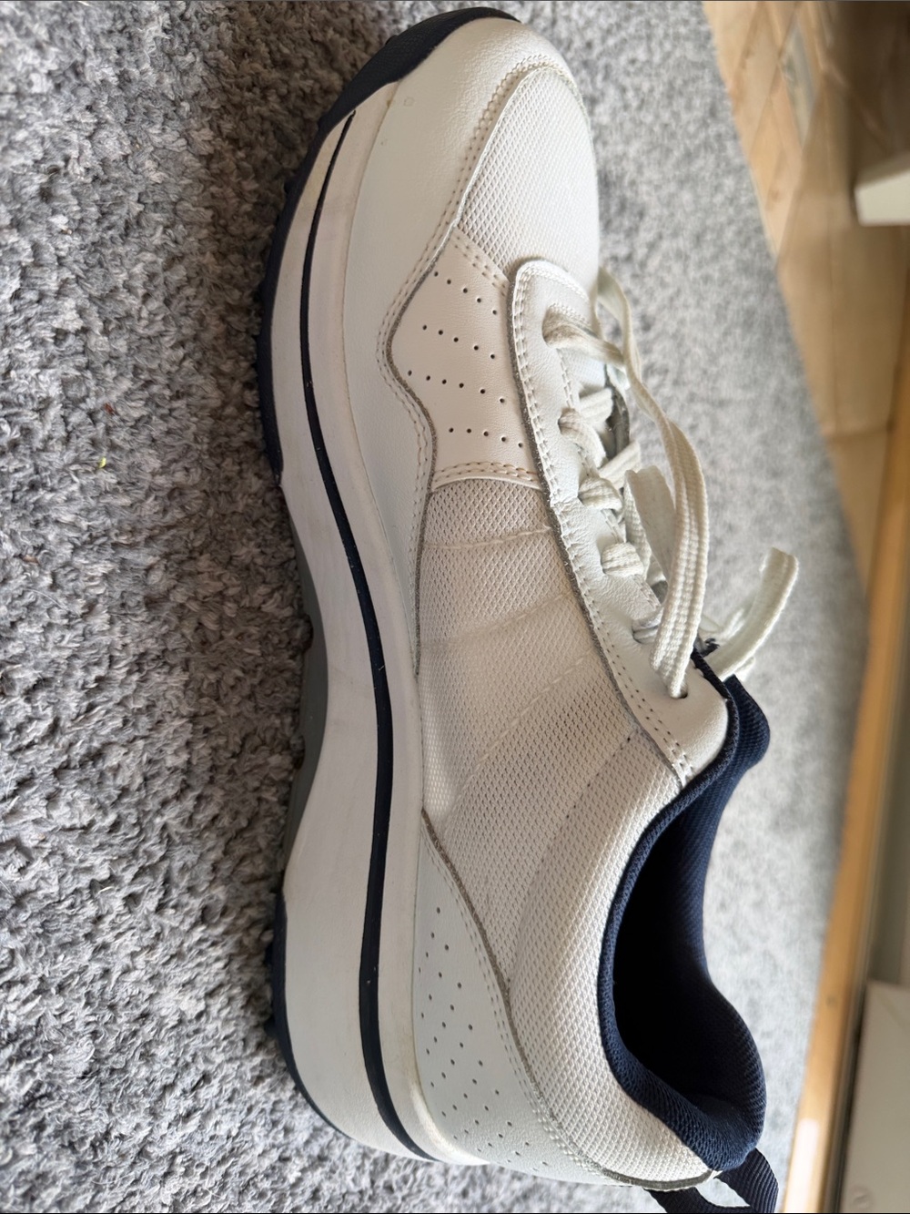 Golf sketchers White and Navy Low-Top golf Sneakers only worn once 😊size 12 - Picture 7 of 9